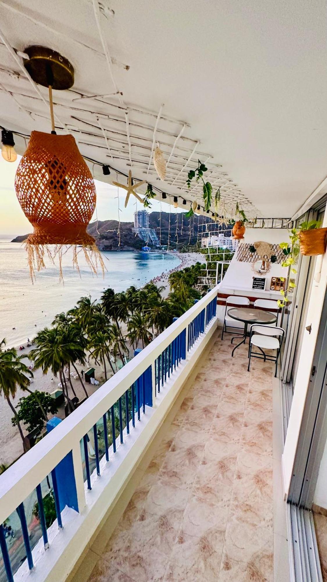 Aptartamentos Tematicos Con Balcon Panoramico Frente A La Playa Santa Marta (Magdalena)
