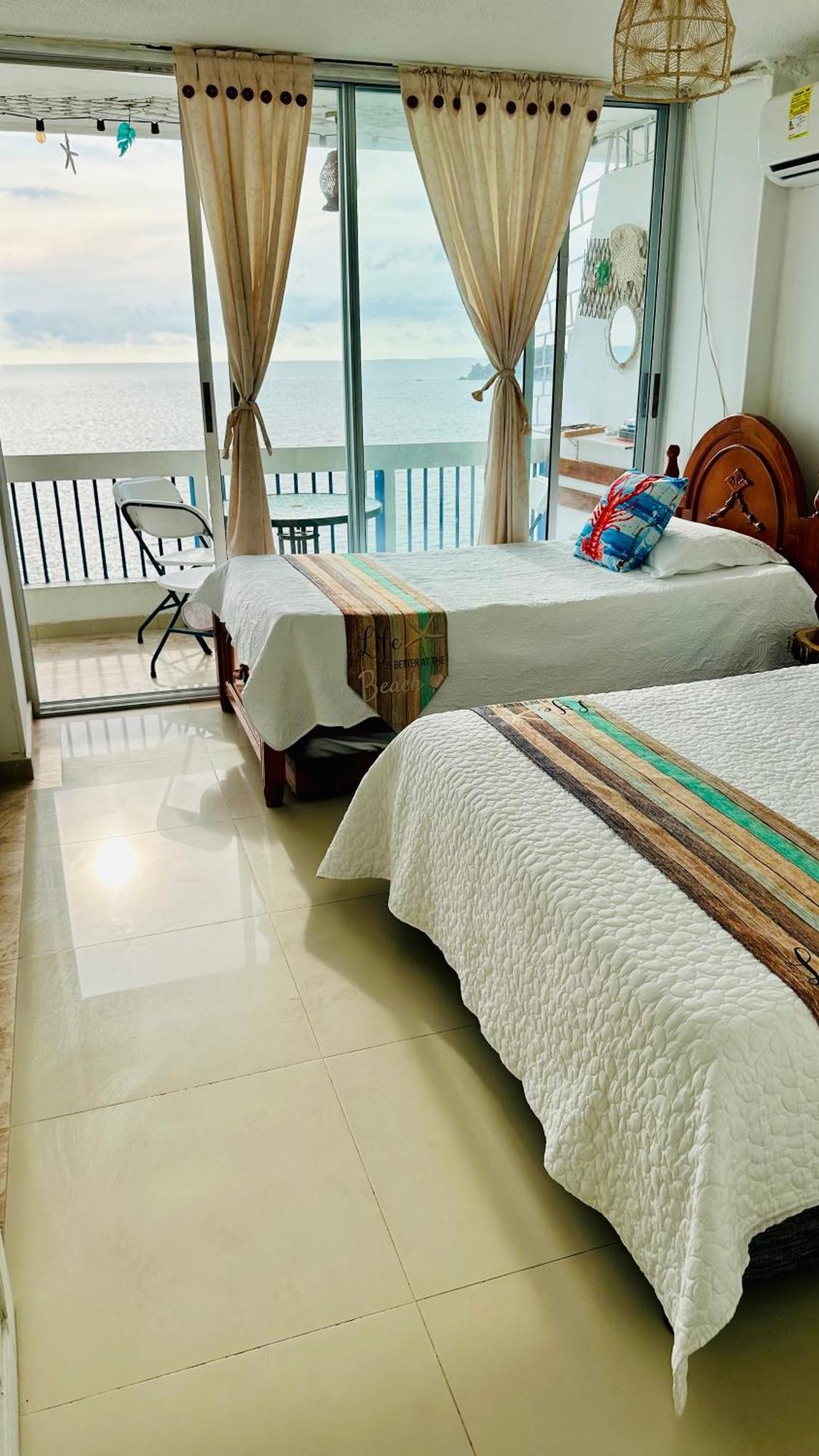 Aptartamentos Tematicos Con Balcon Panoramico Frente A La Playa
