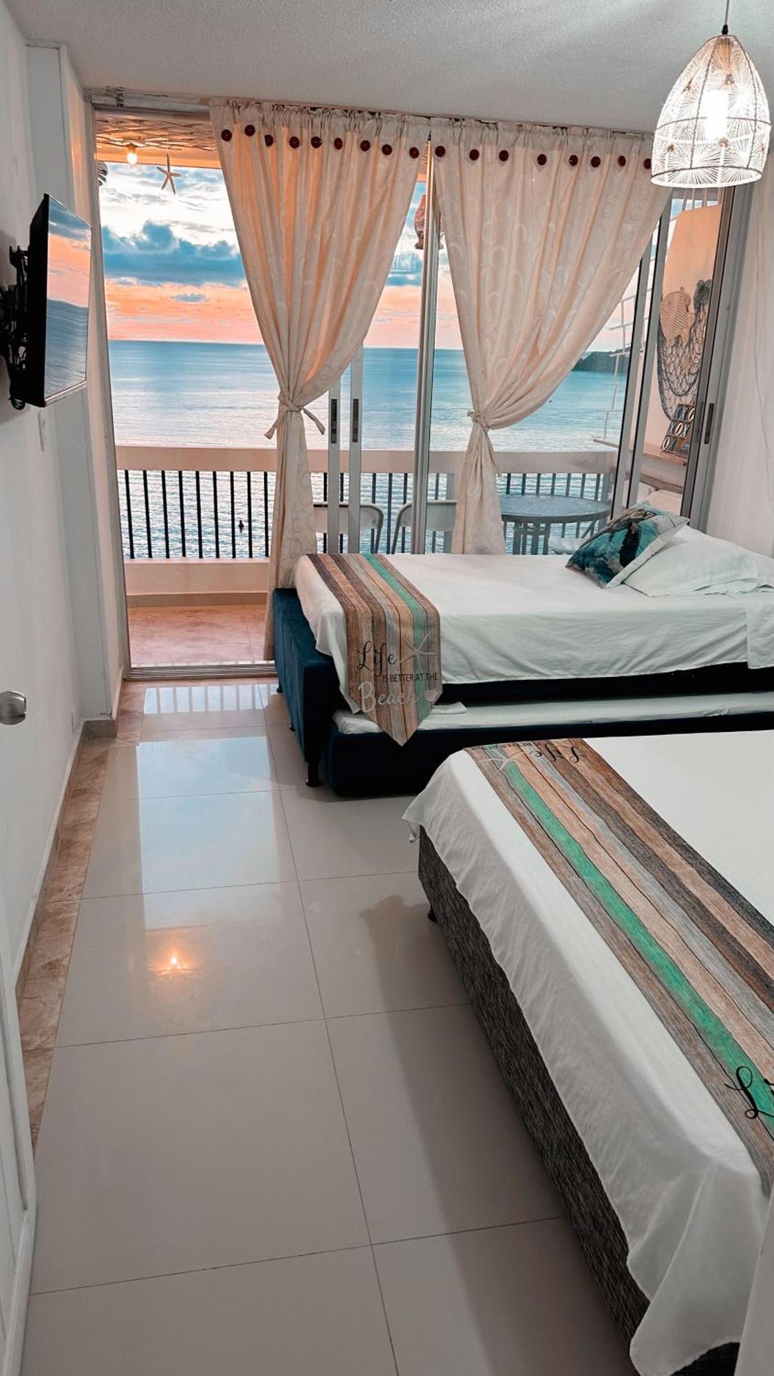 Aptartamentos Tematicos Con Balcon Panoramico Frente A La Playa Santa Marta (Magdalena)
